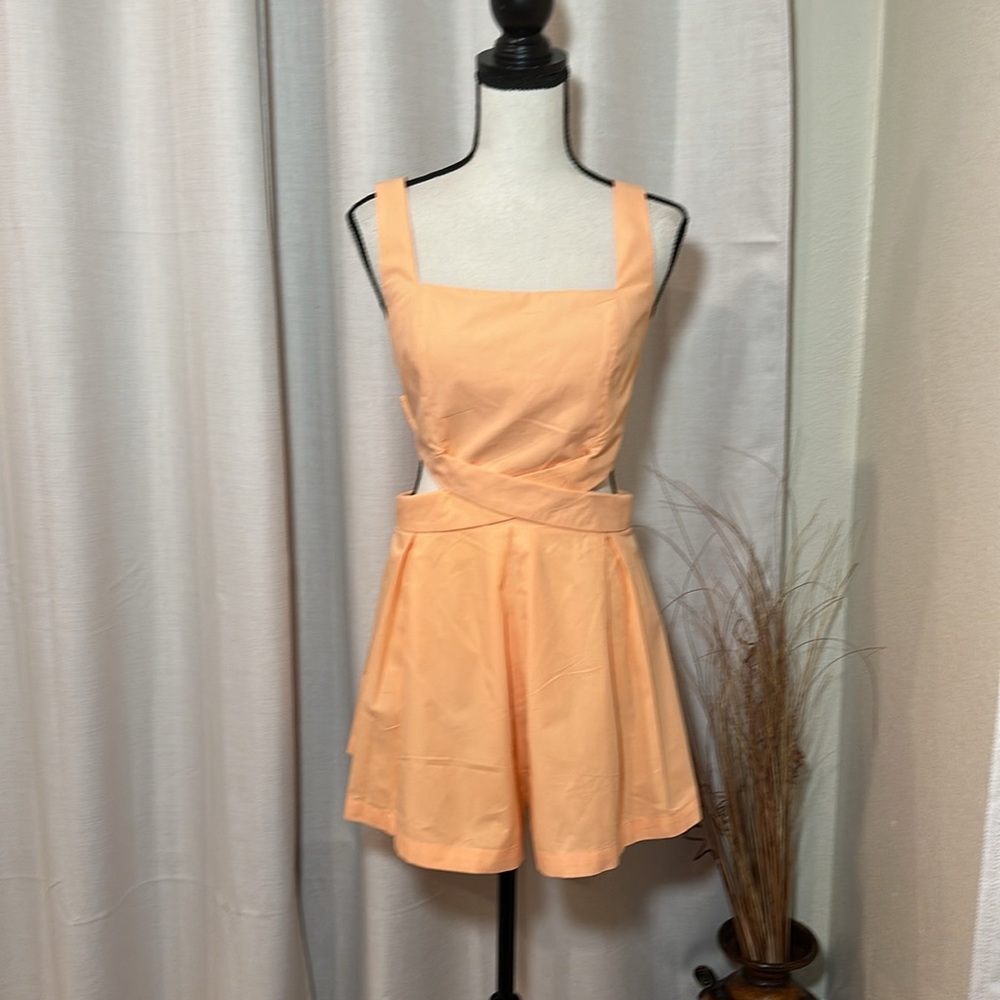MABLE Short Romper. - Picture 3 of 14